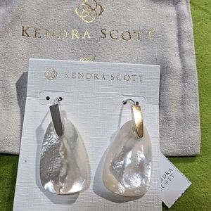 Kendra Scott earrings NWT